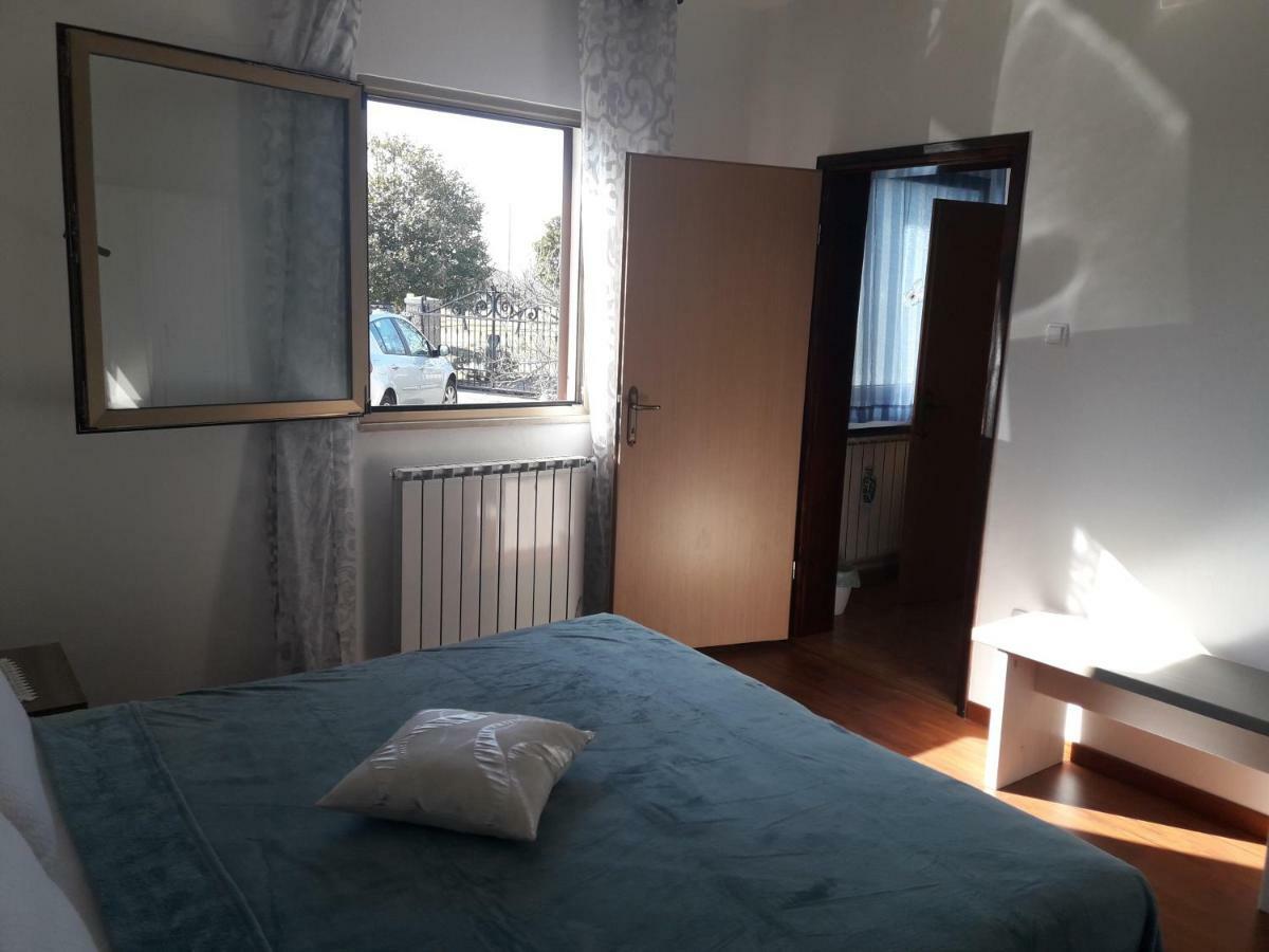 Apartman Nevia Holiday Home Ciritez Exteriör bild